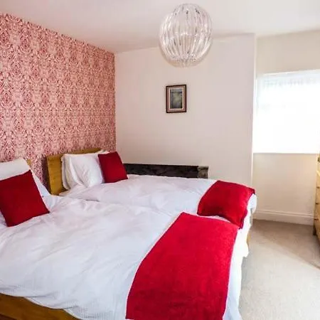 Apartment House 3 *